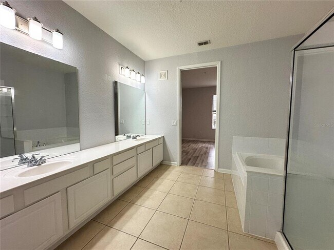 Building Photo - 5048 Shoreway Loop