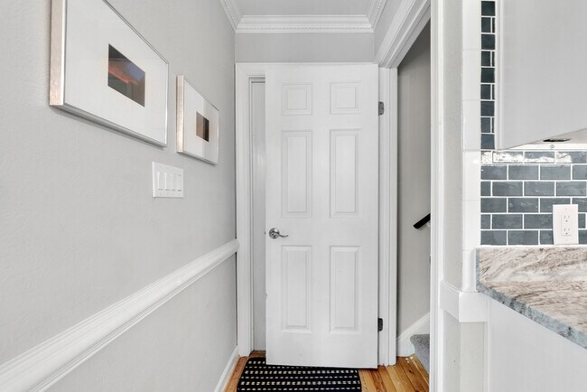 Building Photo - 717 Hempstead Ct