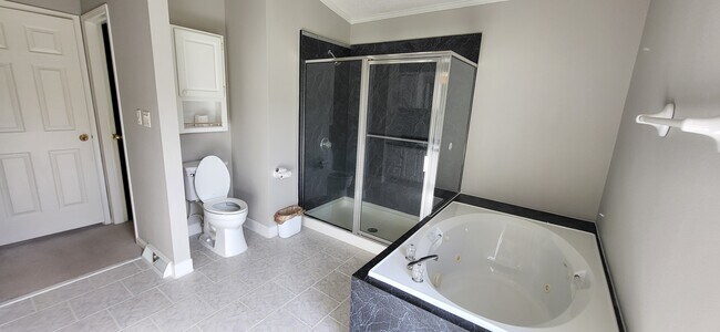 Building Photo - 338 Hicks Farm Rd