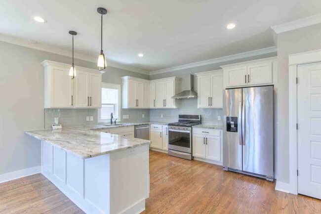 Building Photo - 2017 12th Ave N