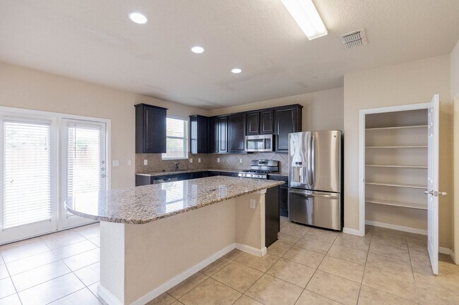 Building Photo - 3534 York Crest
