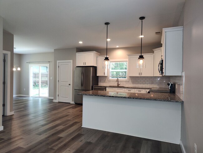Building Photo - Move-in ready 4-bedroom, 2.5-bathroom home!
