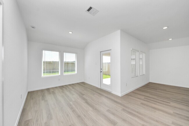 Building Photo - 40630 Balsam Run Ln