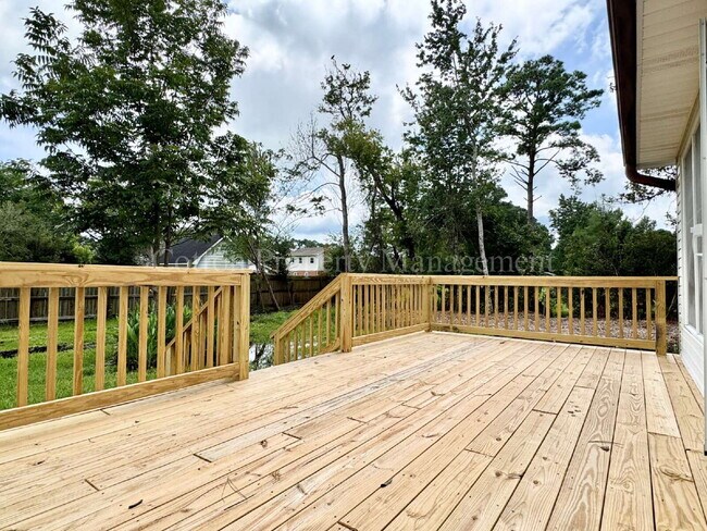 Building Photo - 307 Abbey Ln