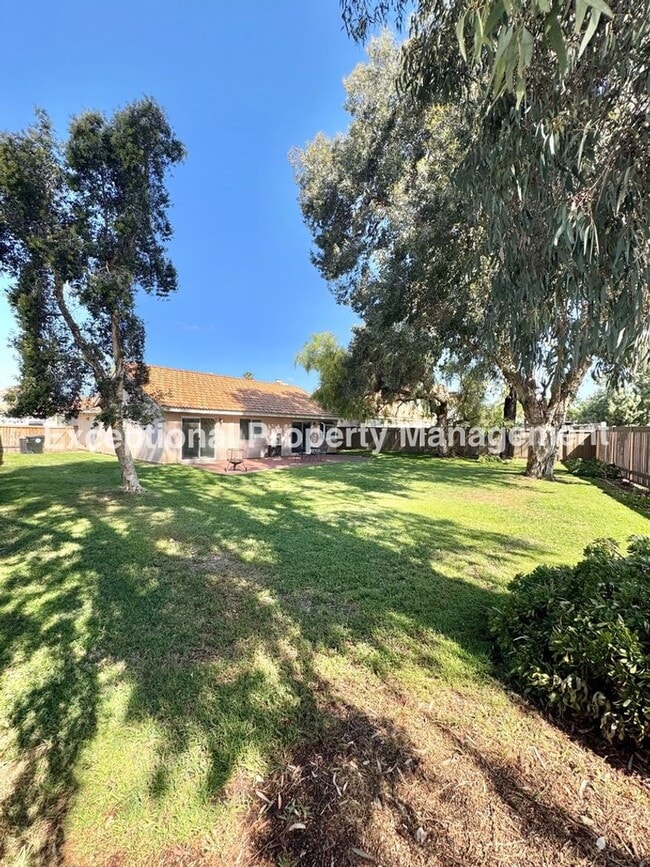 Building Photo - Ready to move in 2 bedroom 2 bath home!