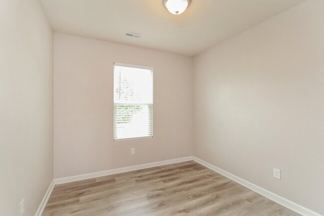 Building Photo - 1132 Aprilia Ln