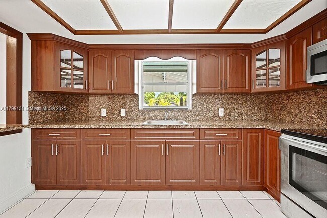 Building Photo - 26100 SW 192nd Ave