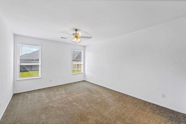 Building Photo - 31319 Whitfield Ct