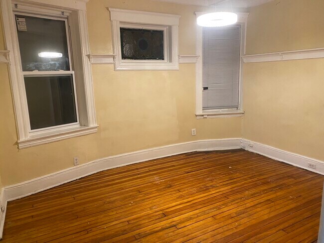 Building Photo - 40 Gardner Ave