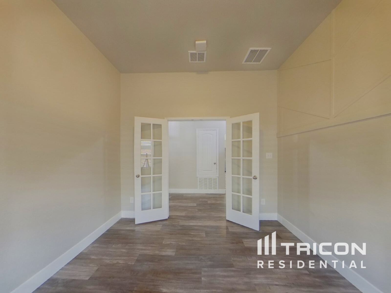 Building Photo - 1025 N Churchill Dr