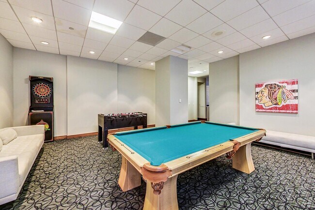 Building Photo - 420 E Waterside Dr