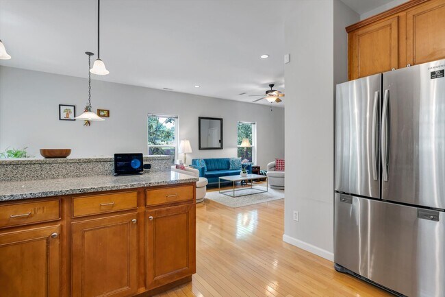 Building Photo - 8018 Presidio Ct
