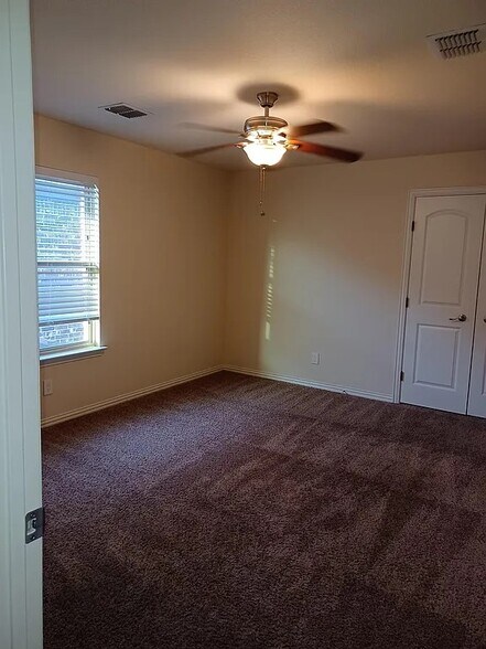 Building Photo - 326 Austin Ave