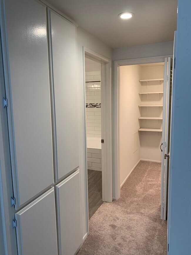 Master Hallway looking into bathroom and closet - 8180 Manitoba St