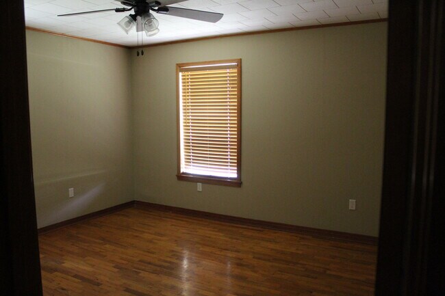 Building Photo - 185 Luther Davis Rd