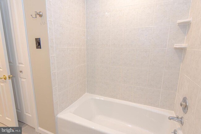 Building Photo - 20A Oscar Hammerstein Way