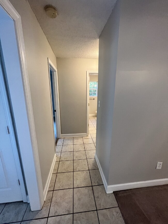 Building Photo - Home For Rent