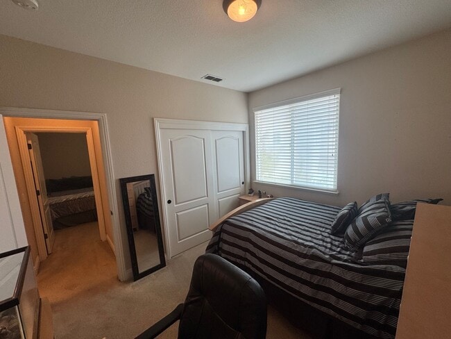 Building Photo - 5 Bed / 3.5 Bath | Elk Grove Single Family...
