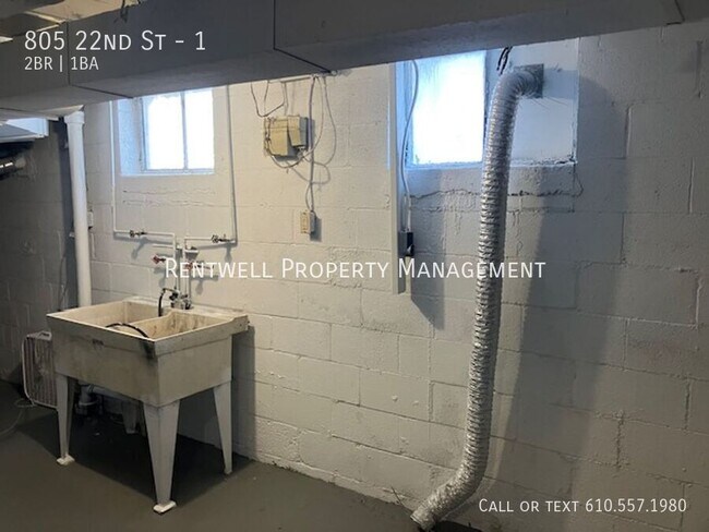 Building Photo - 805 22nd St
