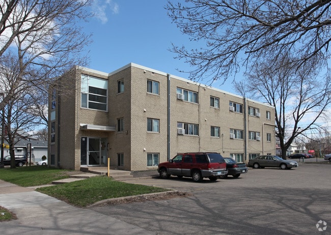 Primary Photo - Broadway Apartments