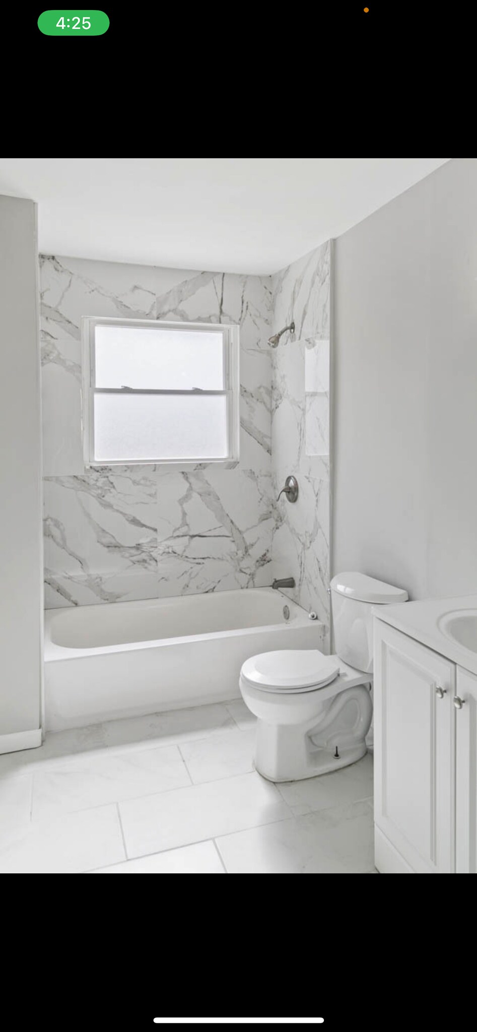 Main bathroom upper level. - 3421 Birchwood Dr