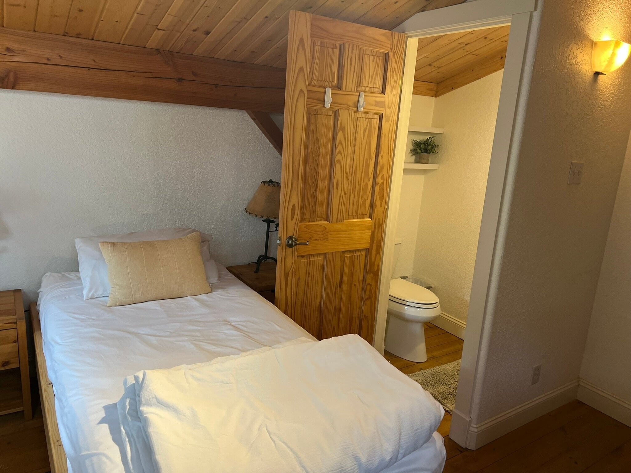 Building Photo - 2330 N Cotswald Cir