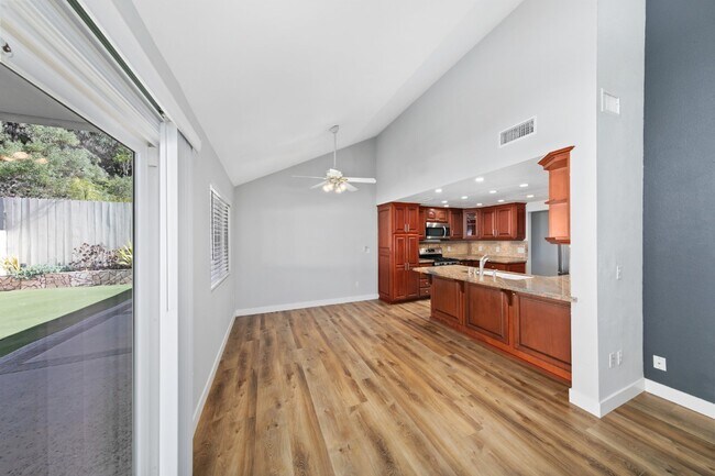 Building Photo - Modern Eco-Friendly Oasis in Central San D...