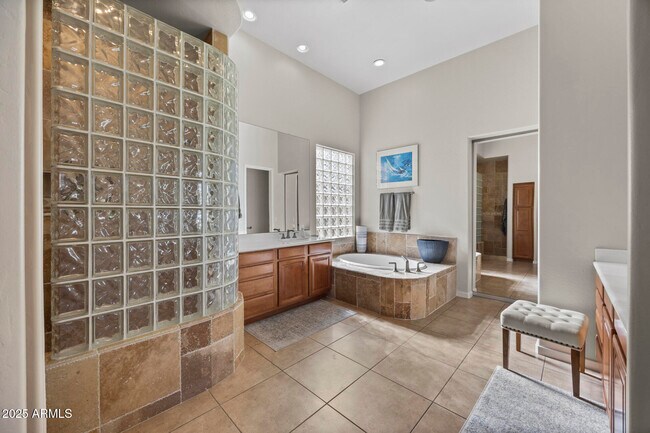 Building Photo - 13033 N 145th Way