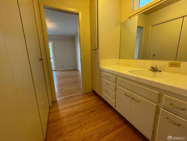 Building Photo - 7 Sheldon Terrace