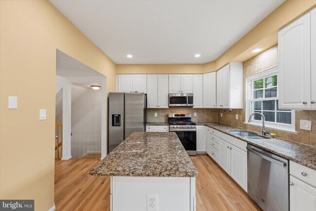 Building Photo - 20335 Briarcliff Terrace
