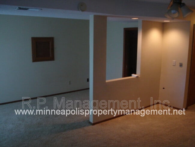 Building Photo - 14345 Bedford Dr
