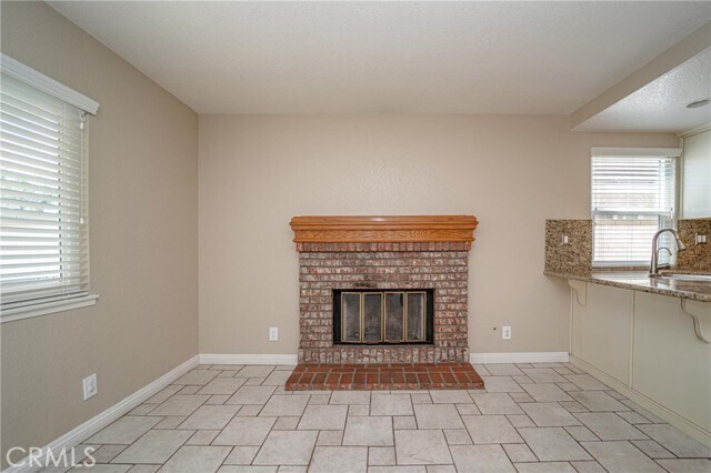 Building Photo - 11123 Woodview Dr