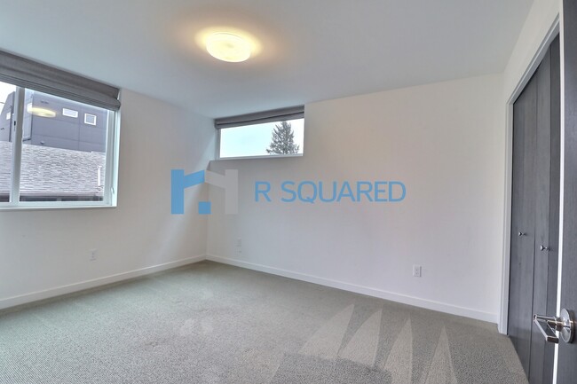 Building Photo - 4447 41st Ave SW