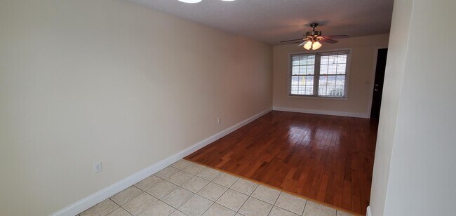 Building Photo - 172 Beth Ln