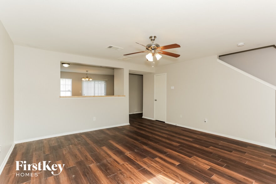 Building Photo - 6118 Veranda Way