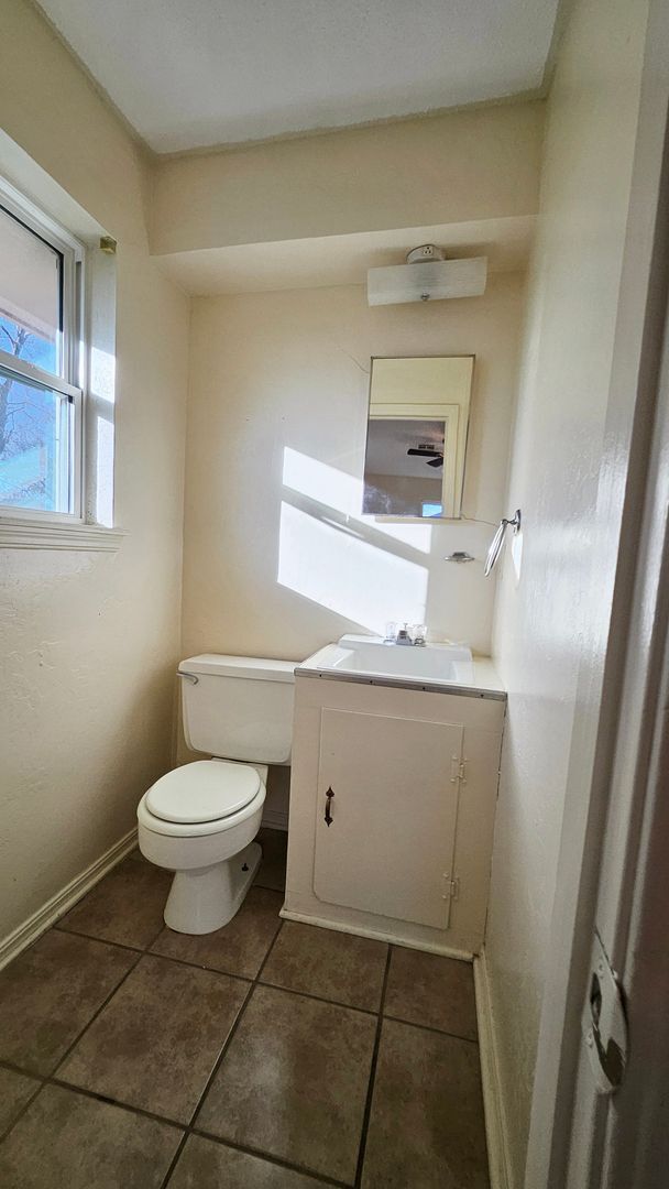 Building Photo - Charming 3-Bedroom Home in the Moore School District