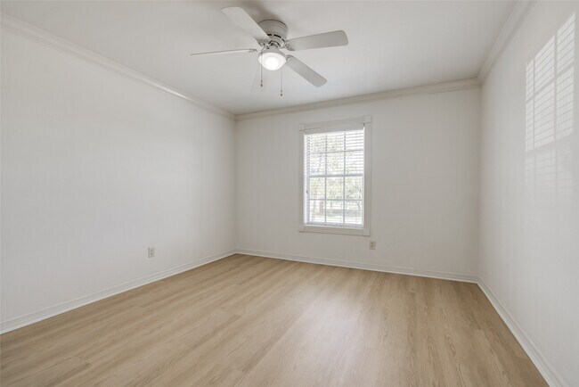 Building Photo - 7225 Beechnut St