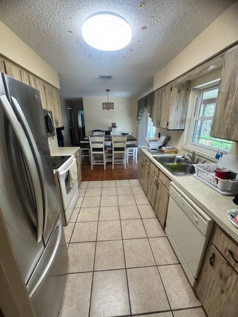 Building Photo - 110 Truman Ave NE