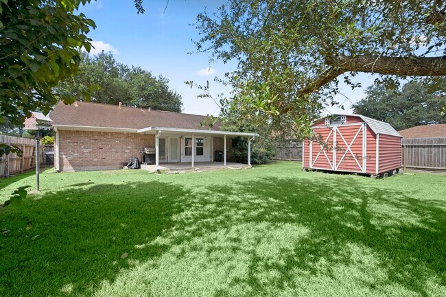 Building Photo - 2909 Livingston Dr