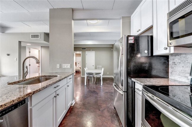 Building Photo - 2308 Enfield Rd