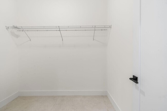 Building Photo - 632 SE Seahouse Dr