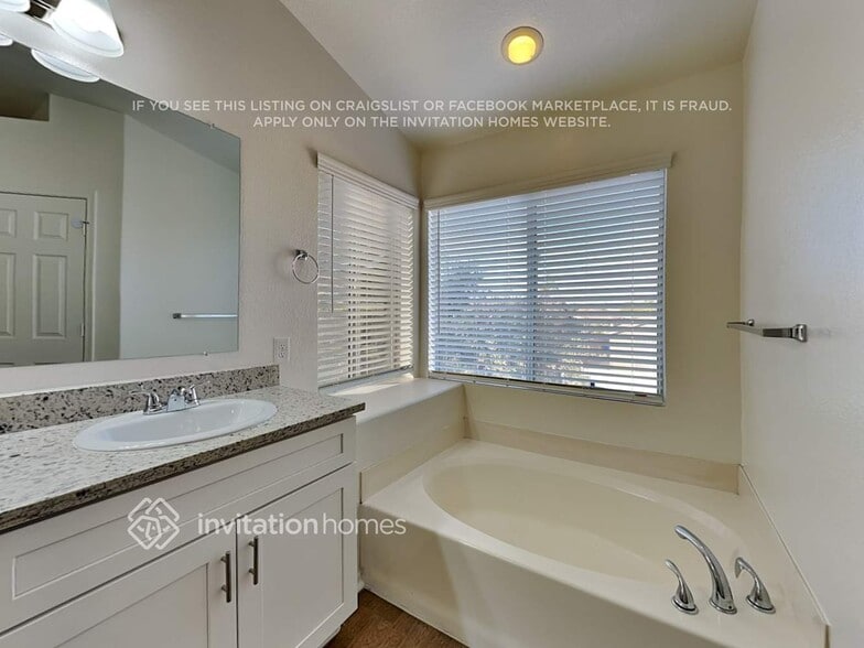 Building Photo - 6752 W Linda Ln