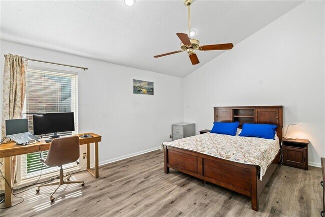 Building Photo - 13818 Menasco Ct