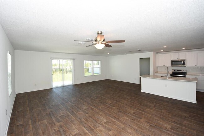 Building Photo - 9 Springwood Dr