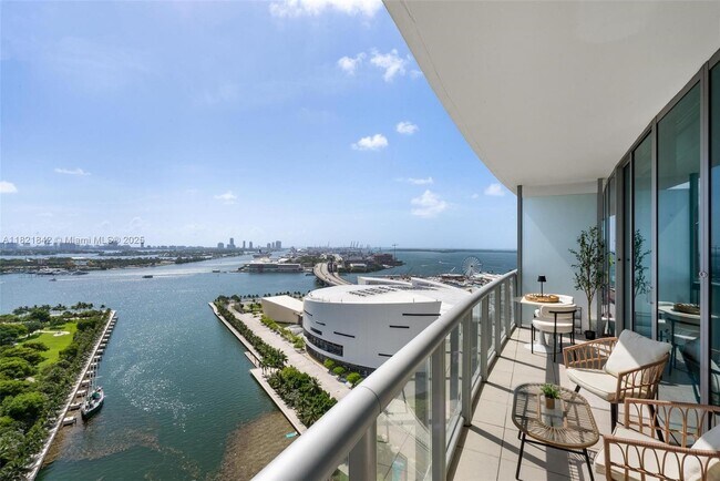 Building Photo - 888 Biscayne Blvd