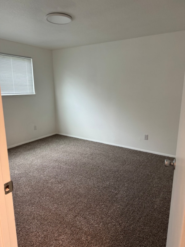 Building Photo - 7109 SE Martins St