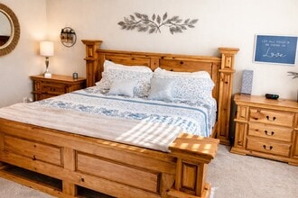 Building Photo - 1705 Clovis Dr