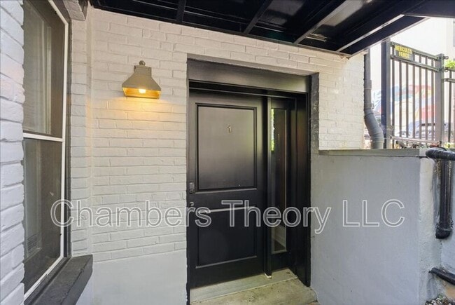 Building Photo - 1516 Q St NW