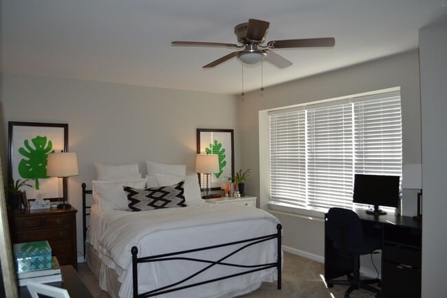 Building Photo - Charming 2BR Townhome in Charlotte