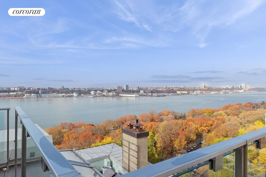 Building Photo - 190 Riverside Dr